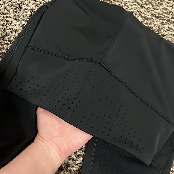 Nike Motion Training capris. Very flattering. Very gently used. Mesh detail. - Picture 10 of 14